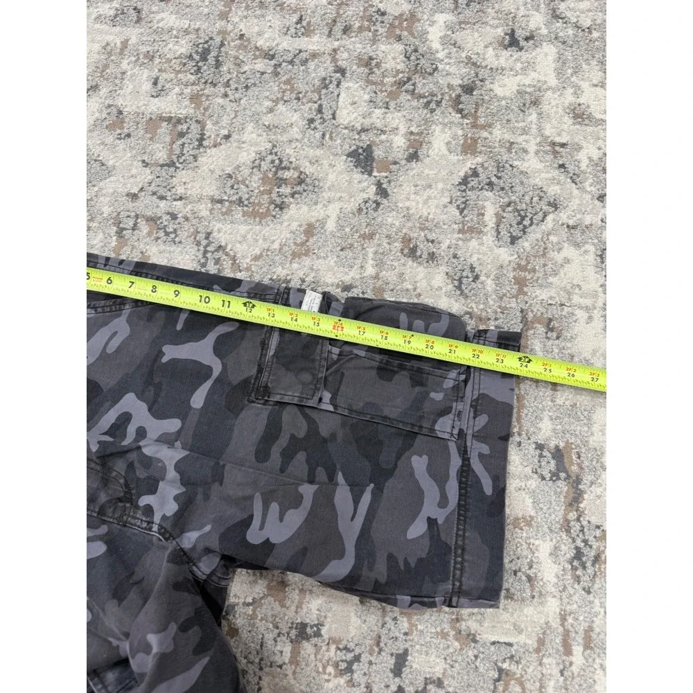 Levis Mens Camo Cargo Shorts Gray Black Camouflage Cotton W36 Relaxed Fit